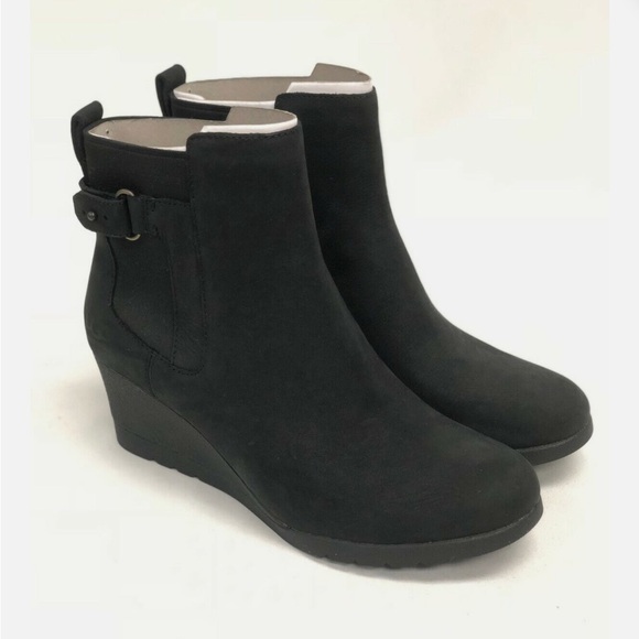 Ugg Women's Waterproof Black Ankle Boots - Picture 1 of 7